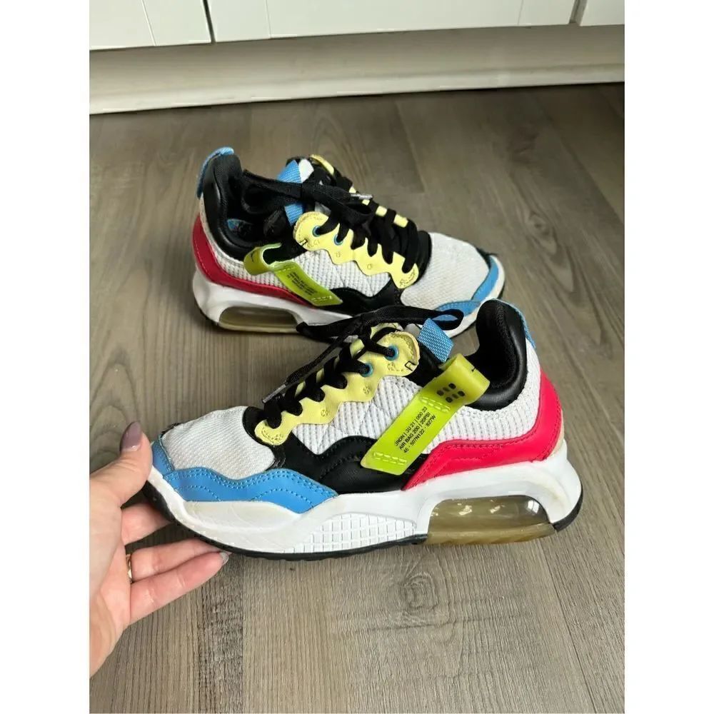 Jordan MA2 Big Kid 4 YOUTH Multicolor CW6594-110 Sneaker Athletic Trainer 5.5 W